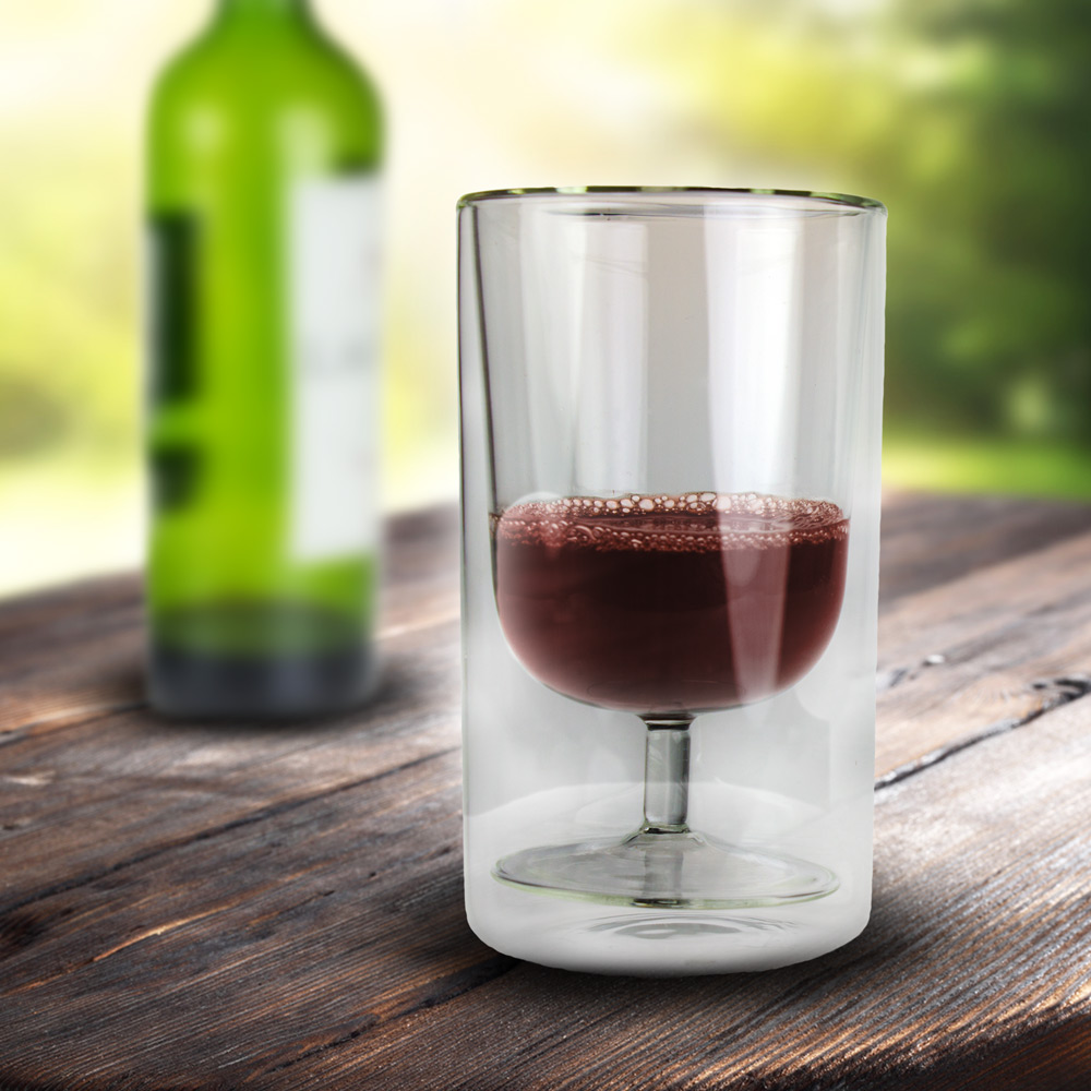 Weinglas im Glas 1588