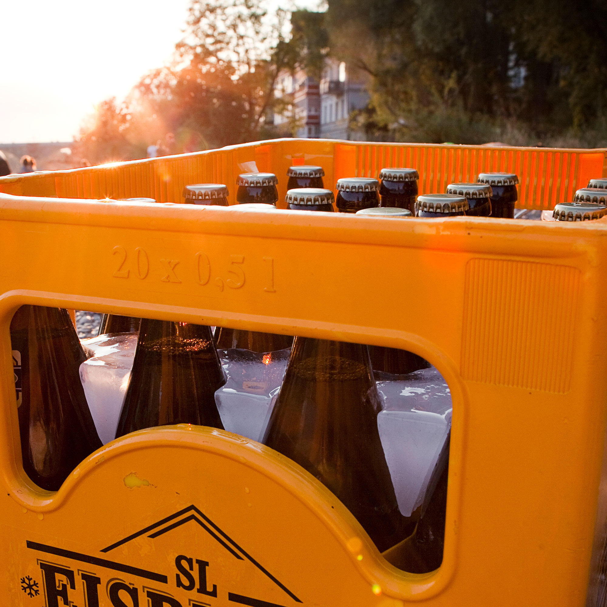 Bierkühler - Eisblockform für Bierkisten - 0,5 l Flaschen