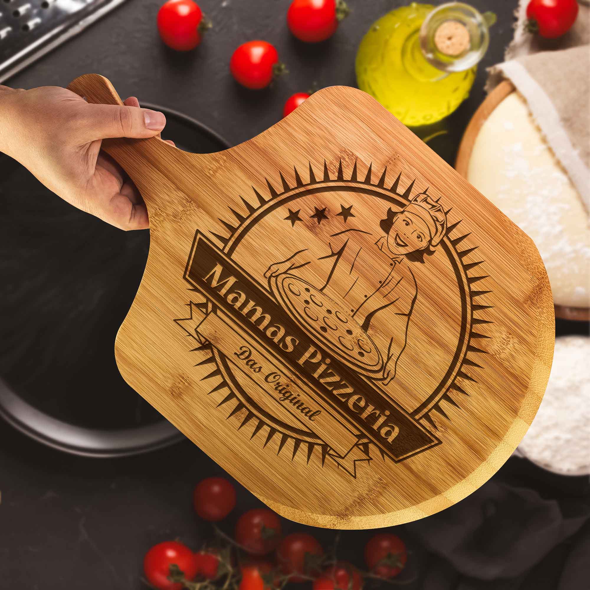 Pizzabrett Premium mit Gravur - Mamas Pizzeria