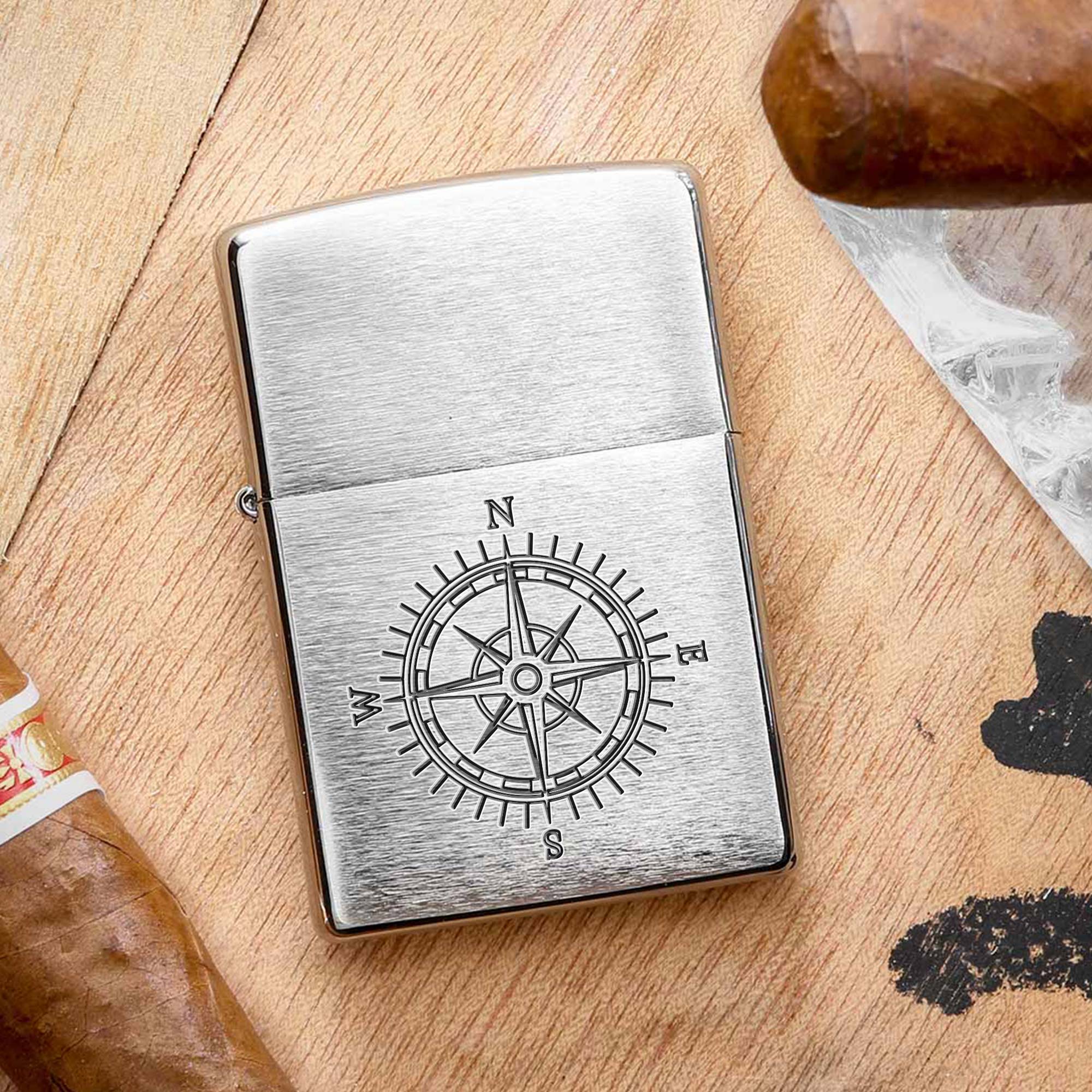 Zippo Feuerzeug mit Gravur - Windrose 0028-0008-EU-0001