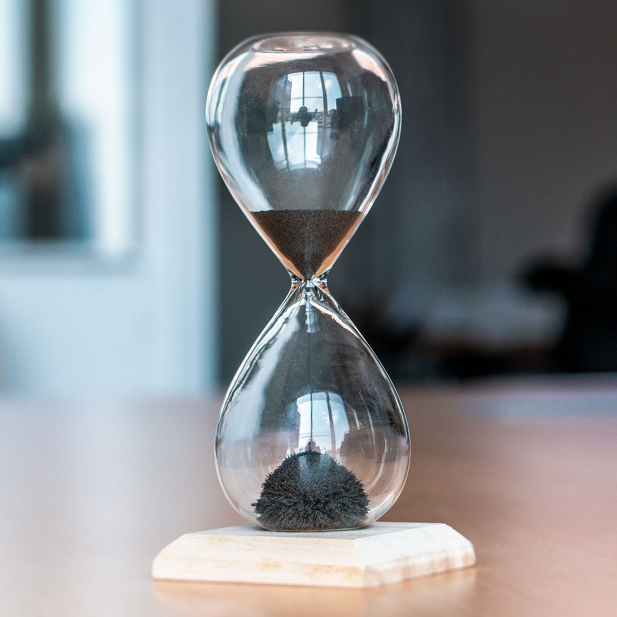 Magische Sanduhr mit Holz Sockel 3873 Magische Sanduhr mit Holz Sockel 3873