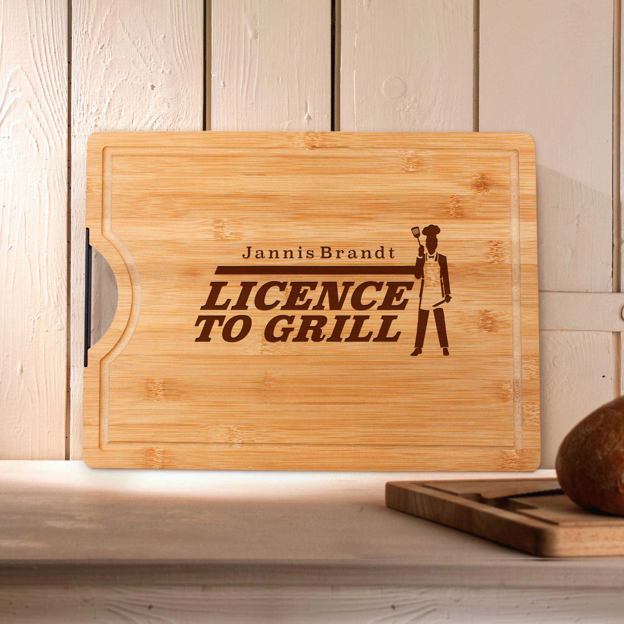 Bambusholz Schneidebrett mit Gravur - Licence to Grill