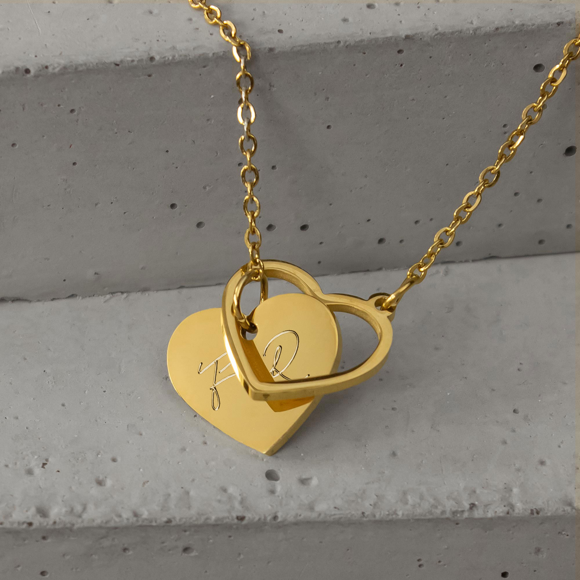 Y Kette mit zwei Herzen in Gold - Initialen Gravur
