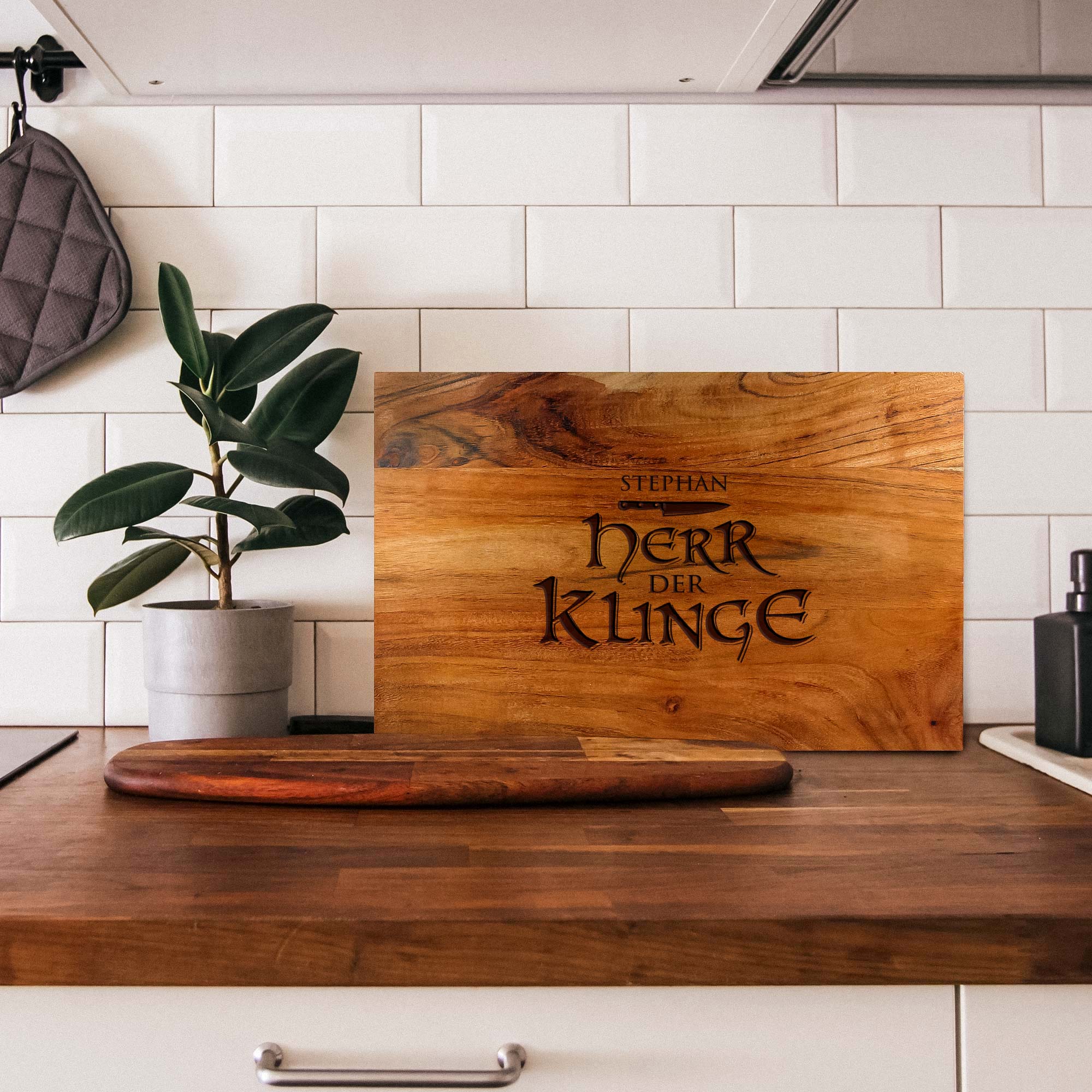 Schneideblock mit Griffmulden - Herr der Klinge Gravur