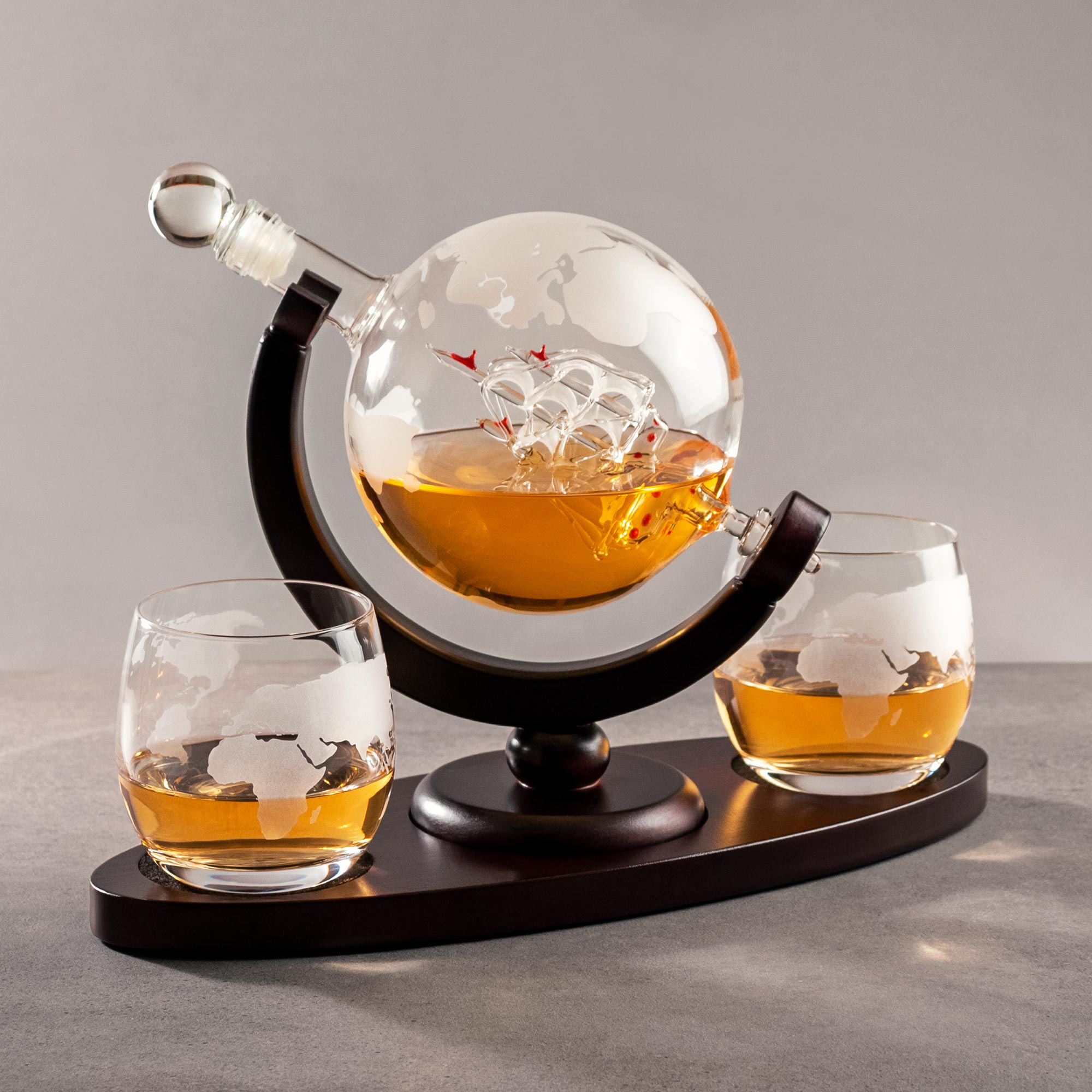 Whisky Set mit Globus Karaffe und 2 Gläsern - Segelschiff