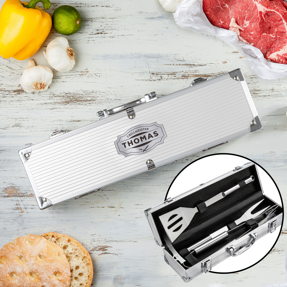 Deluxe Grillbesteck im Koffer - Grillmeister Gravur Plakette