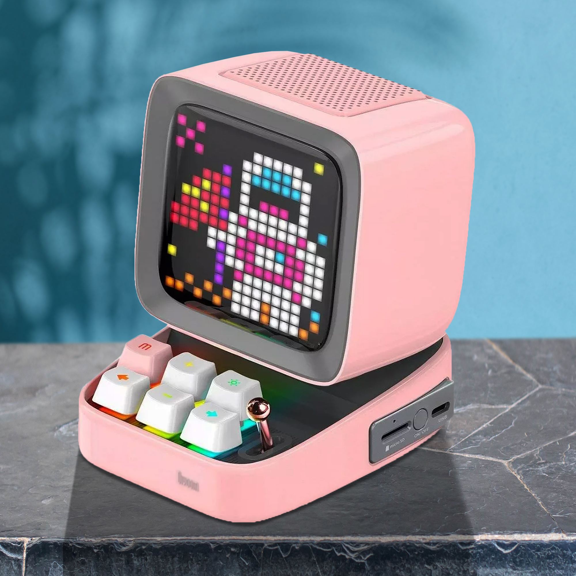 https://www.monsterzeug.de/media/99/28/2f/1692778663/ditoo-plus-bluetooth-lautsprecher-rosa-retro-musikbox-2f7203.jpg