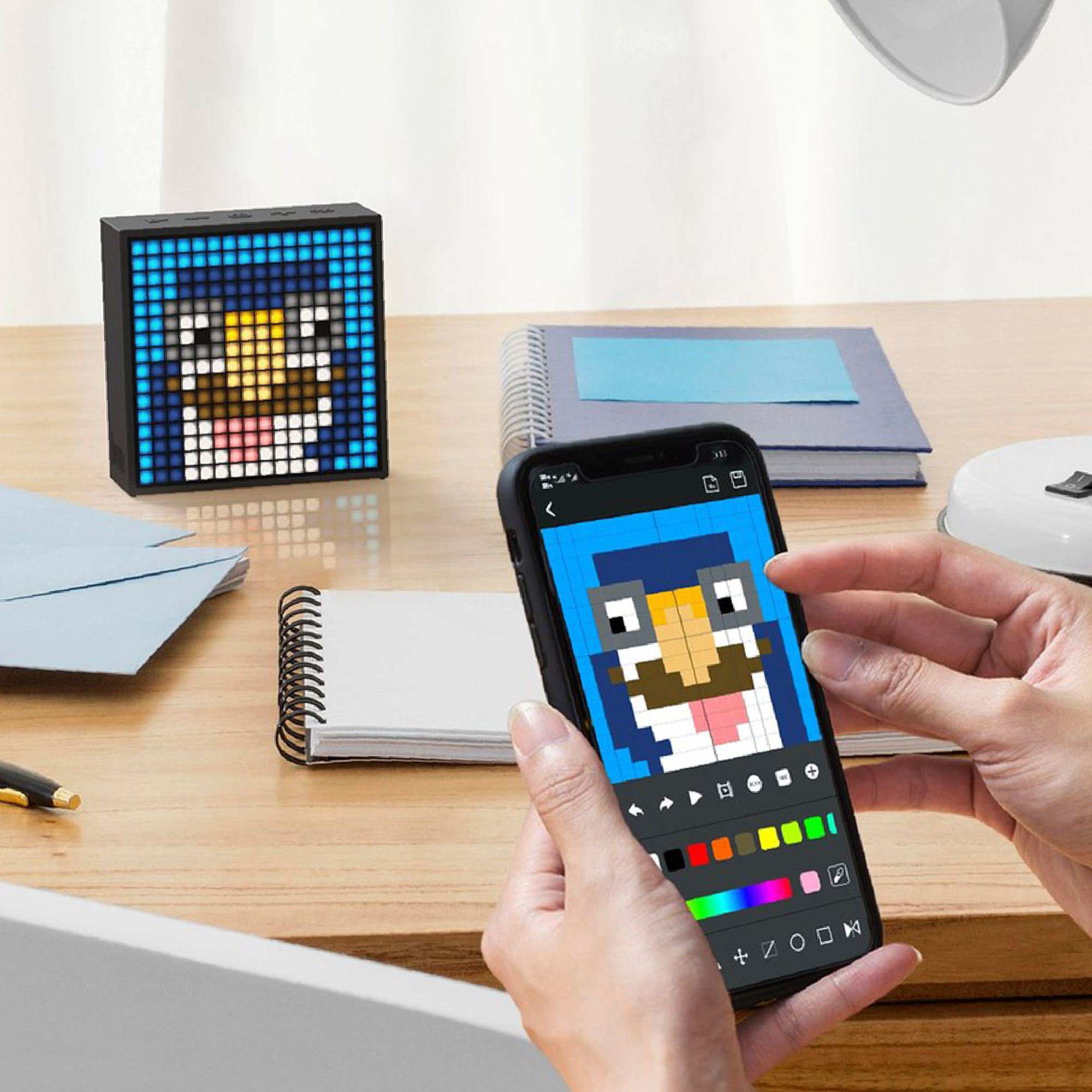 Pixel Bluetooth Lautsprecher - TimeBox mit Display