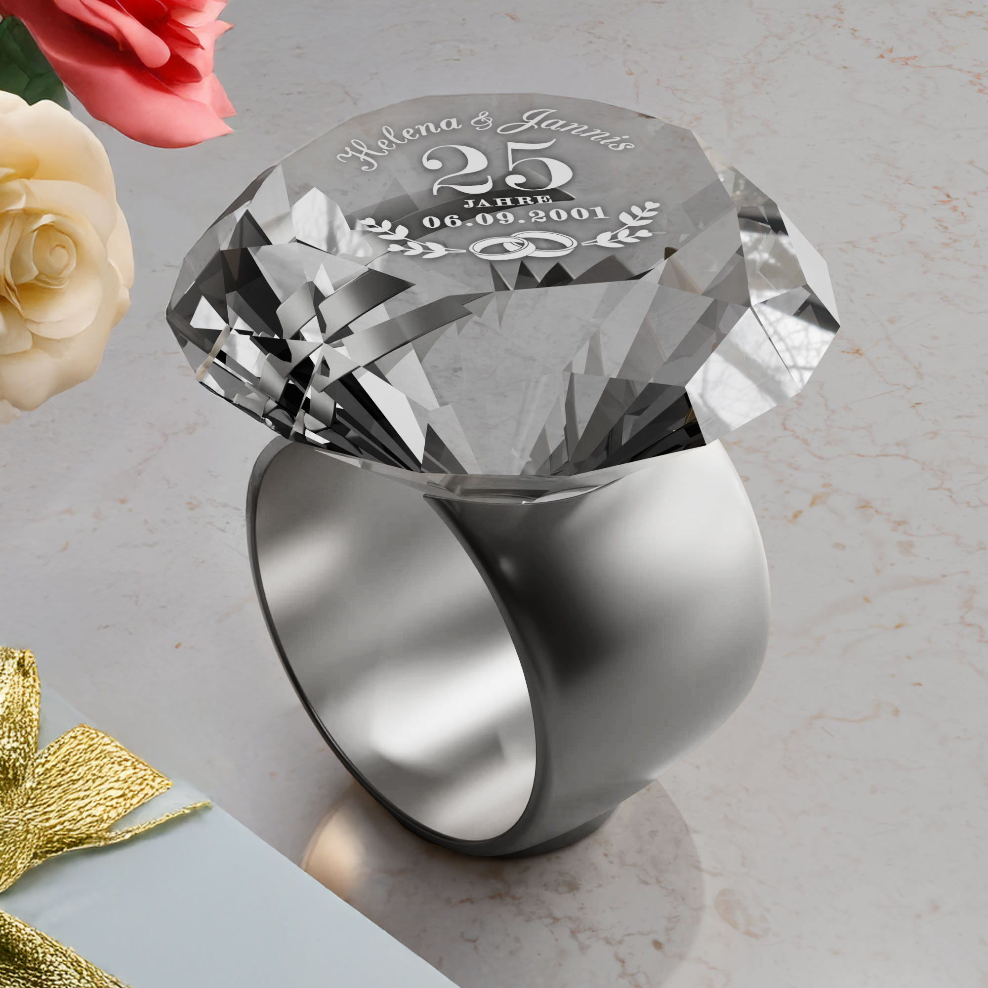 Diamant Kristall mit Gravur zur Silberhochzeit und Ring Displayständer Silber