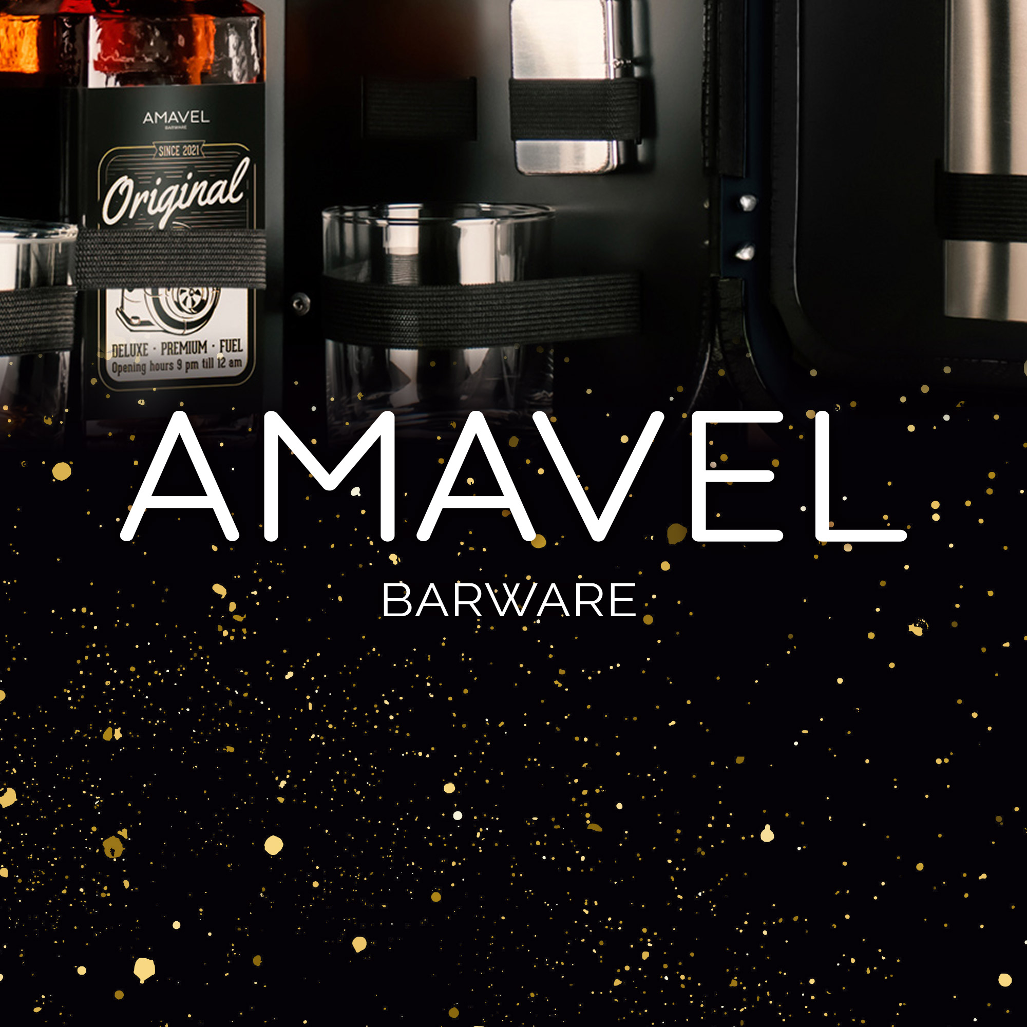 Schwarze Kanisterbar mit 2 Whiskygläsern mit Gravur - Totenkopf