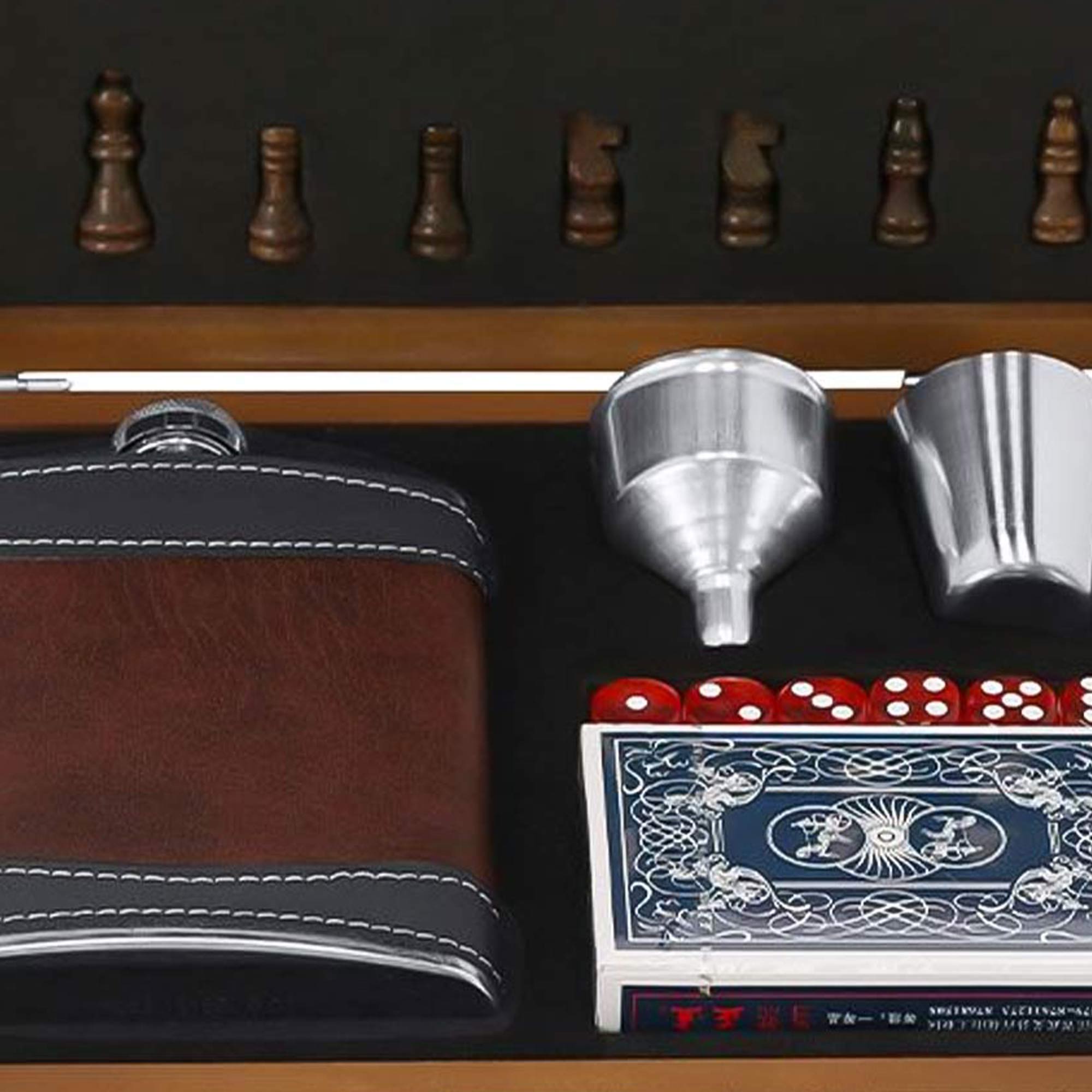 Flachmann Set in Geschenkbox mit 3 Spielen