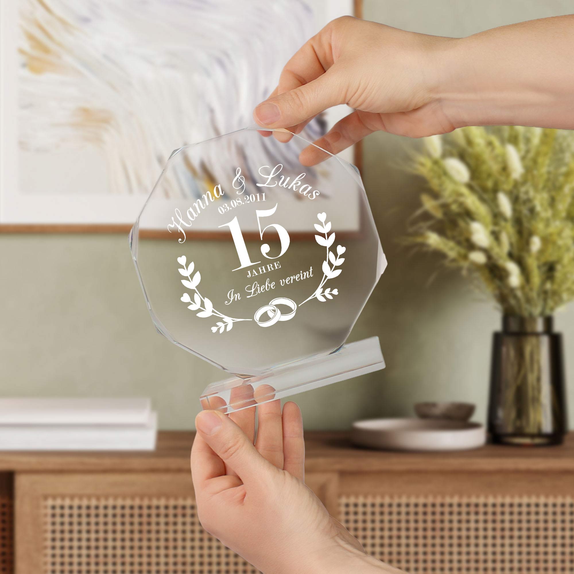 Personalisierter Glaspokal mit Facettenschliff zur Kristallhochzeit - 15 Jahre Personalisierter Glaspokal mit Facettenschliff zur Kristallhochzeit - 15 Jahre