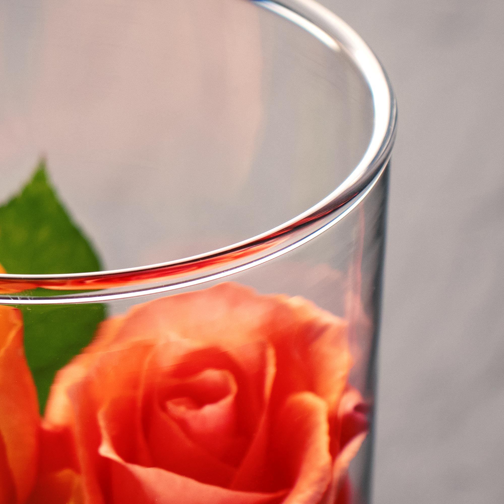 Runde Vase mit Gravur - Blumenherz für Oma