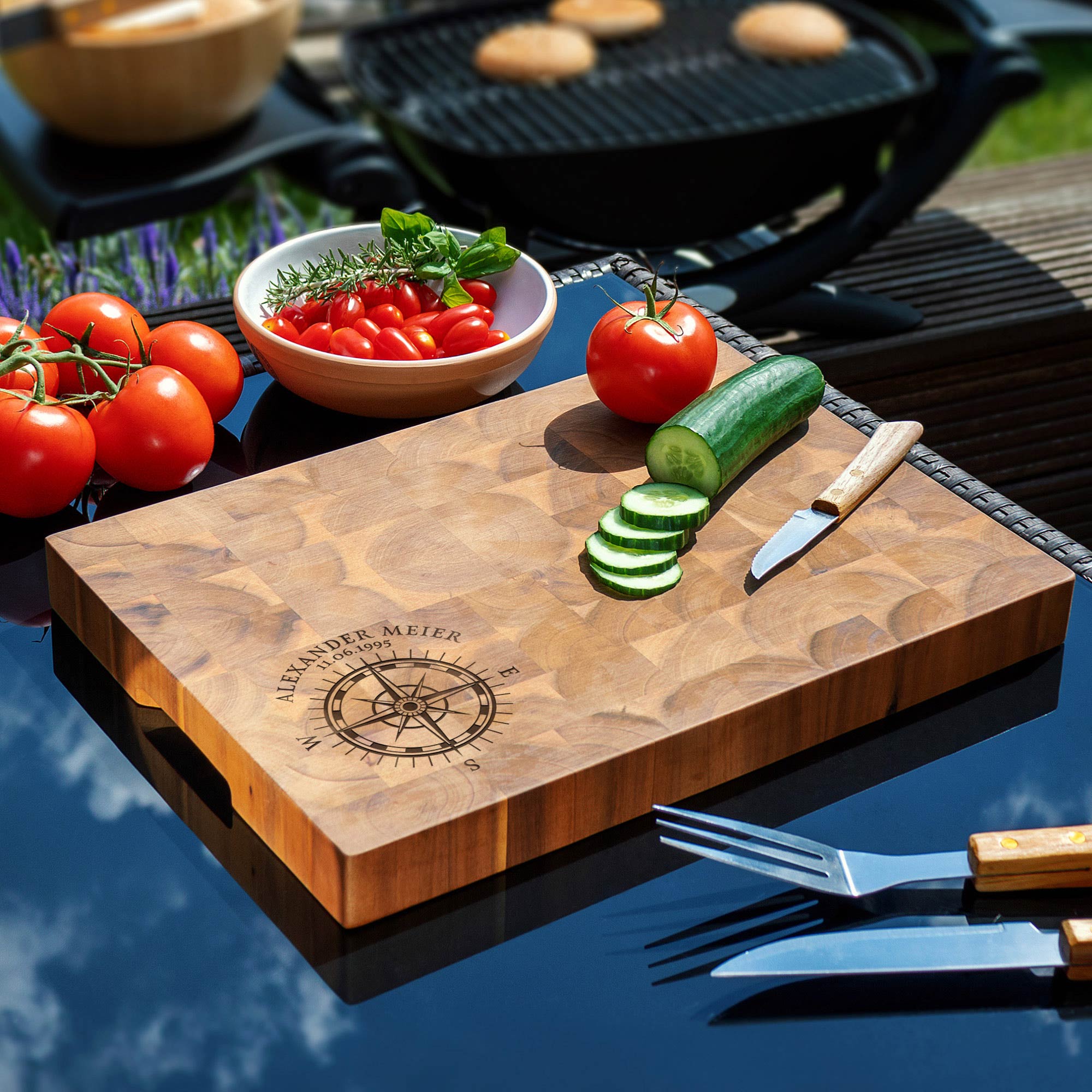 Premium Stirnholz Schneideblock Akazie mit Kompass Gravur