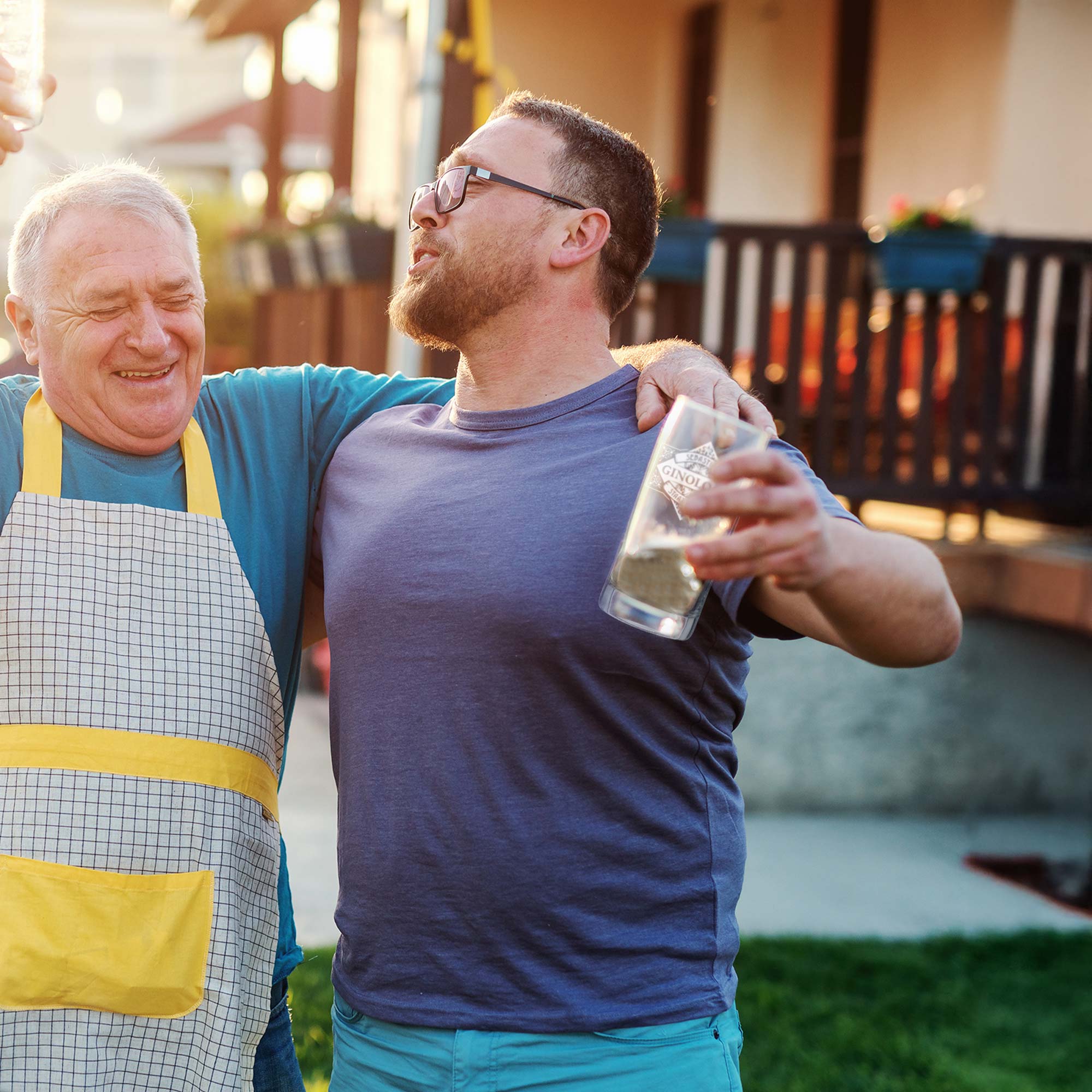 Cocktailglas mit Gravur - Ginologe Cocktailglas mit Gravur - Ginologe
