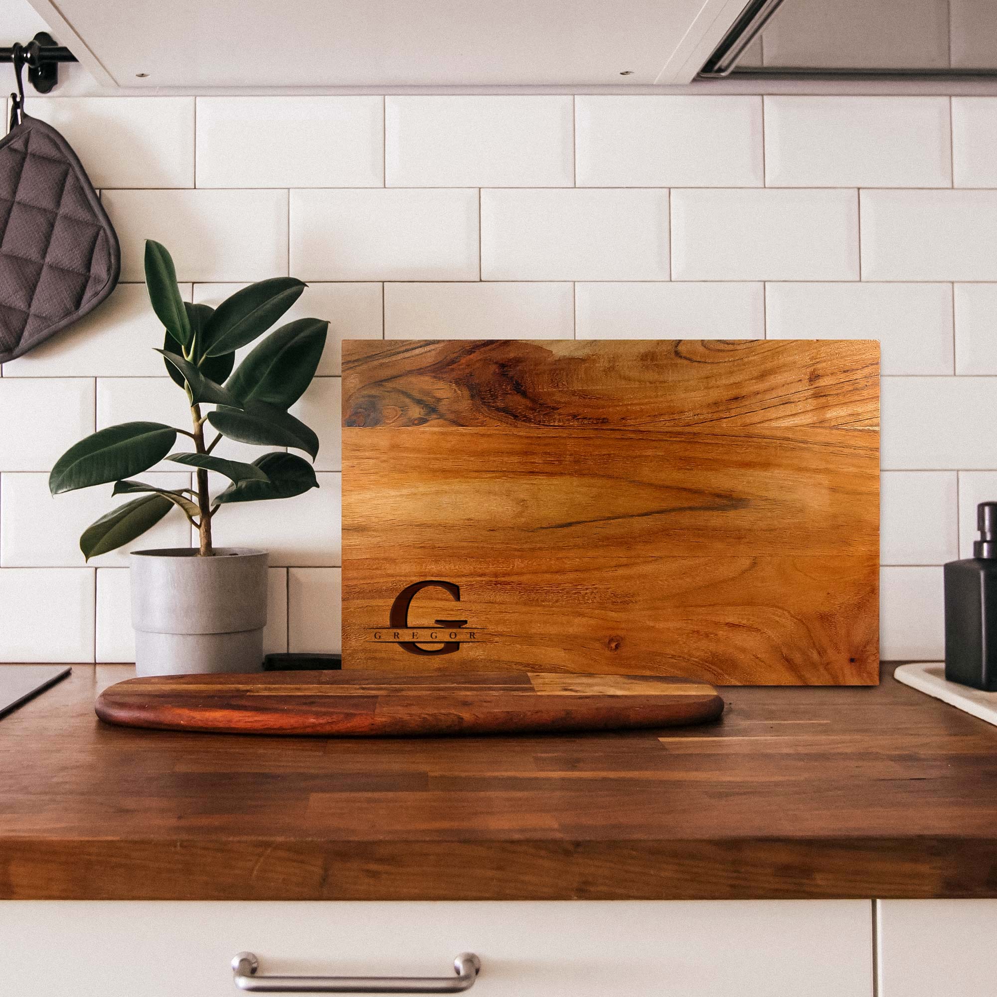 Schneideblock mit Griffmulden - Initiale Gravur