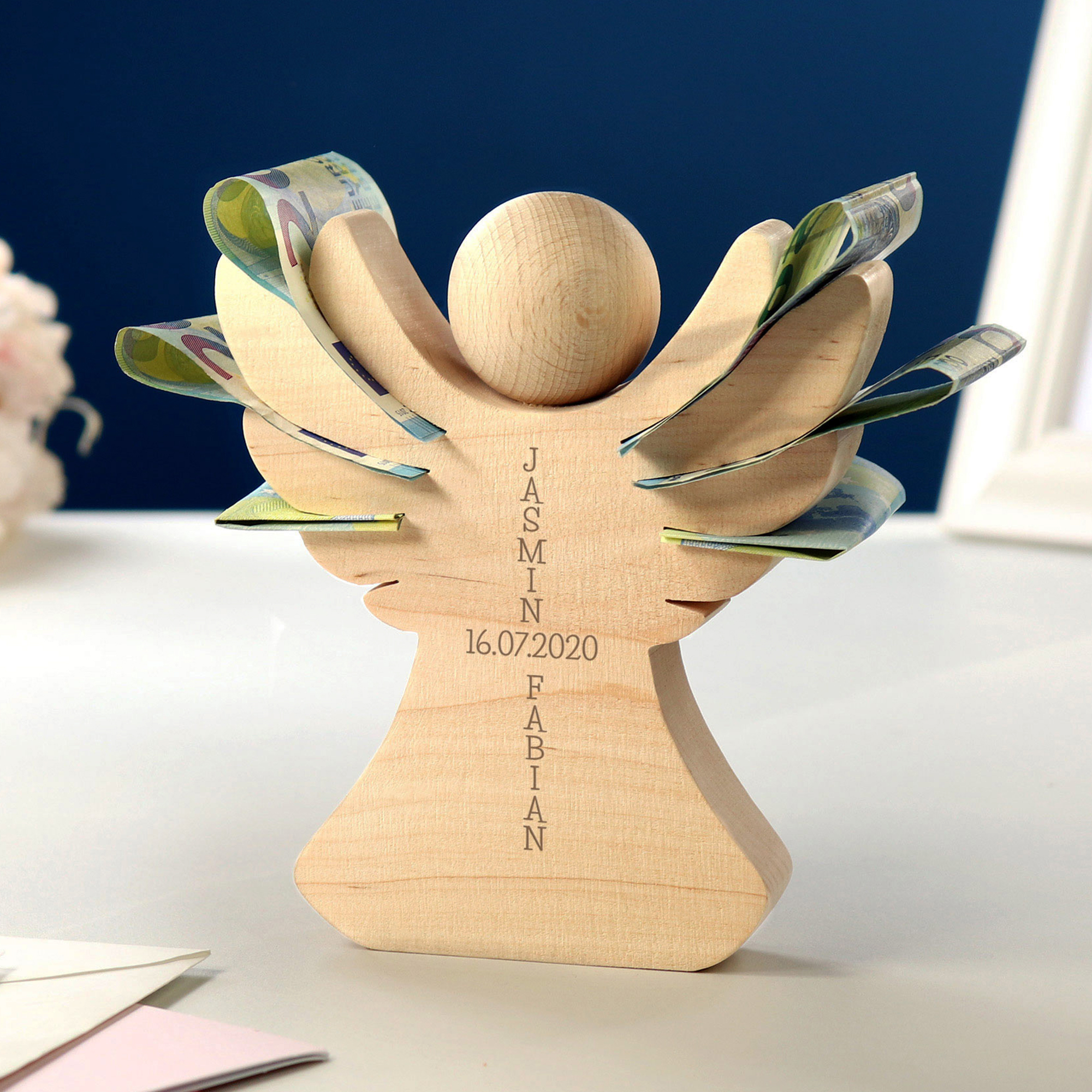 Holzengel mit Gravur zur Hochzeit 3479