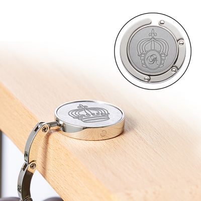 Handtaschenhalter mit Krone und Initialen Gravur